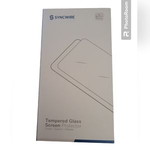 ⭐️New in Box Syncwire Tempered Glass Screen Protector for IPhone 14 Pro